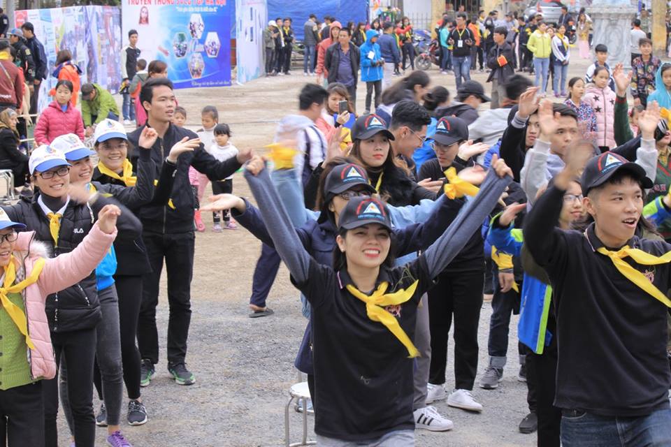 Rộn rã chào đón Tham dự viên về Lễ Truyền thống Hội SVCG TGP Hà Nội