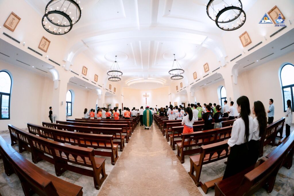 Thánh lễ bế giảng
